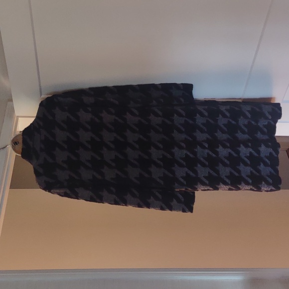 Love Token Black and Gray Houndstooth Soft Knit Coat - Small - Picture 4 of 5